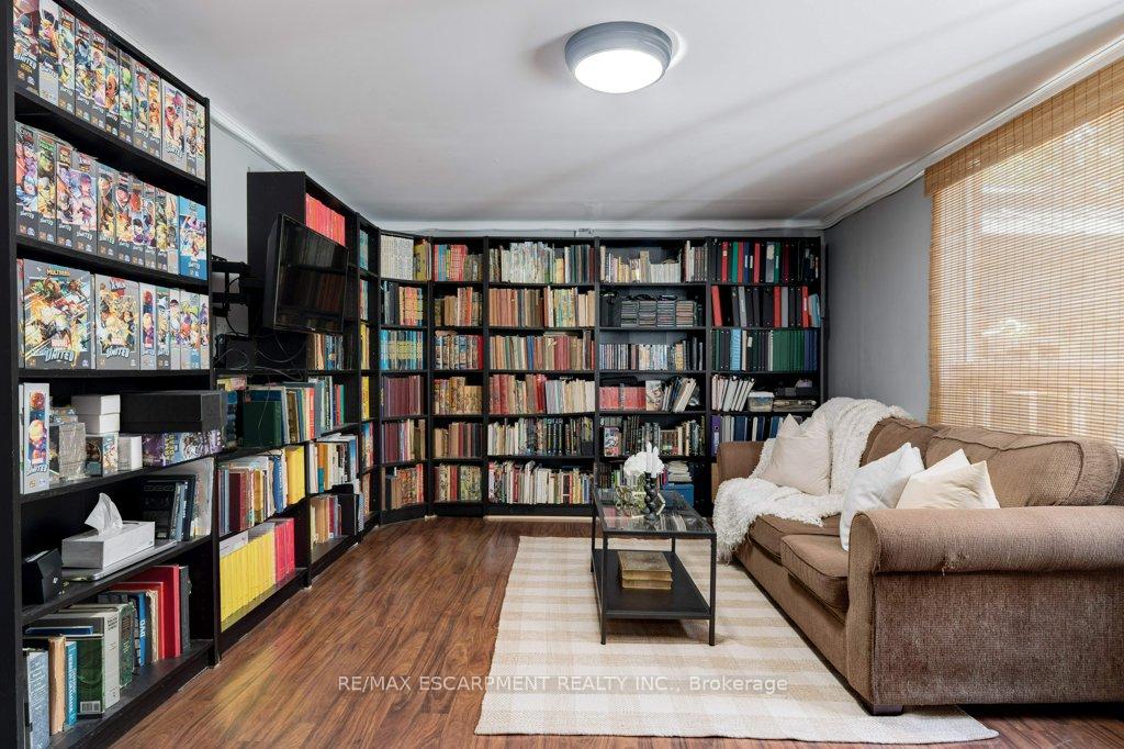 Photo 9 of 4 Trudy Court, Hamilton, Dundas — HOMEH
