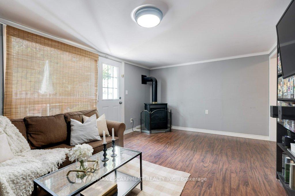 Photo 10 of 4 Trudy Court, Hamilton, Dundas — HOMEH
