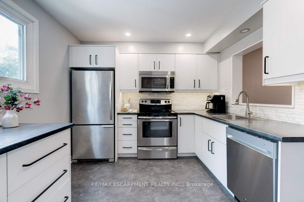Photo 43 of 4 Trudy Court, Hamilton, Dundas — HOMEH