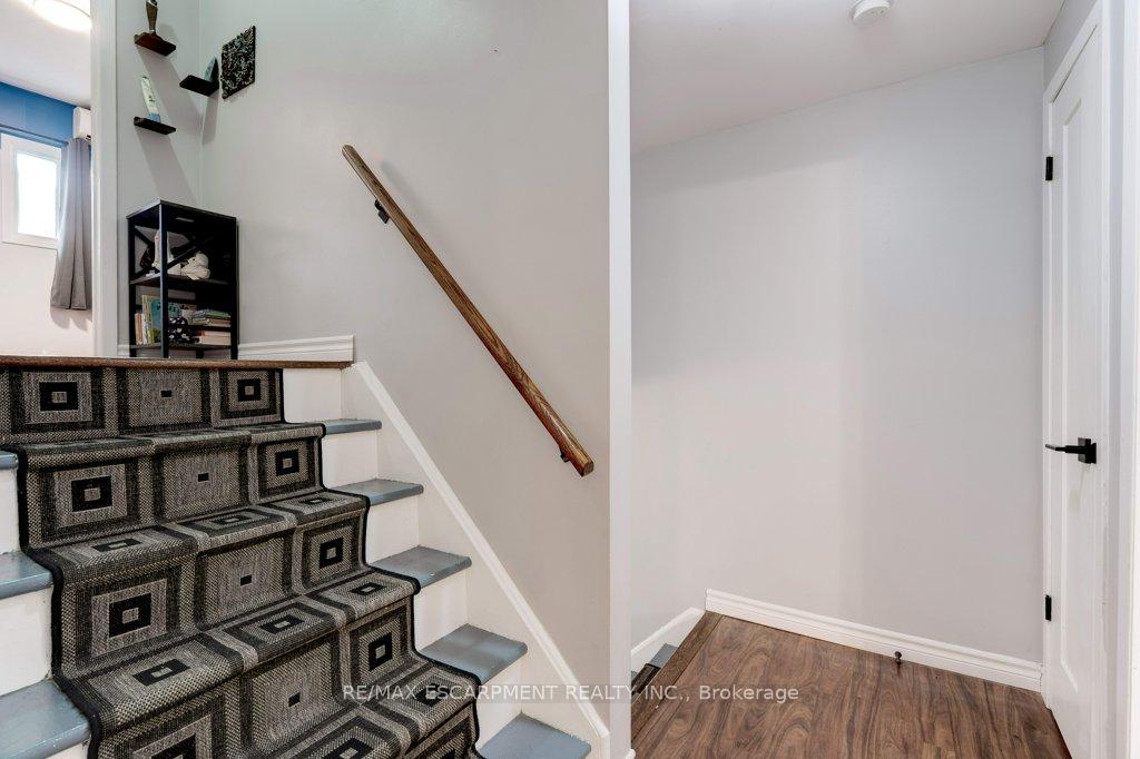 Photo 48 of 4 Trudy Court, Hamilton, Dundas — HOMEH