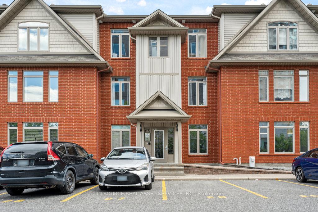 Photo 1 of 240 B Meilleur Private, Ottawa, Vanier — HOMEH