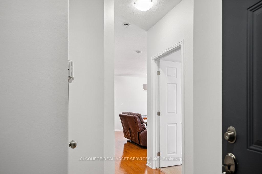 Photo 4 of 240 B Meilleur Private, Ottawa, Vanier — HOMEH