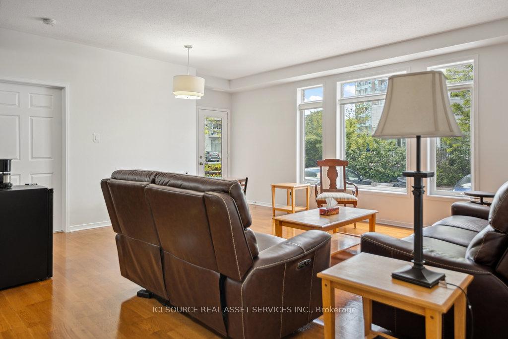 Photo 7 of 240 B Meilleur Private, Ottawa, Vanier — HOMEH