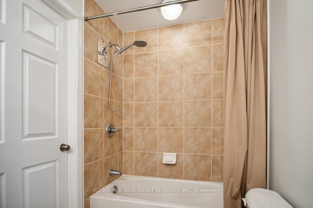 Photo 16 of 240 B Meilleur Private, Ottawa, Vanier — HOMEH