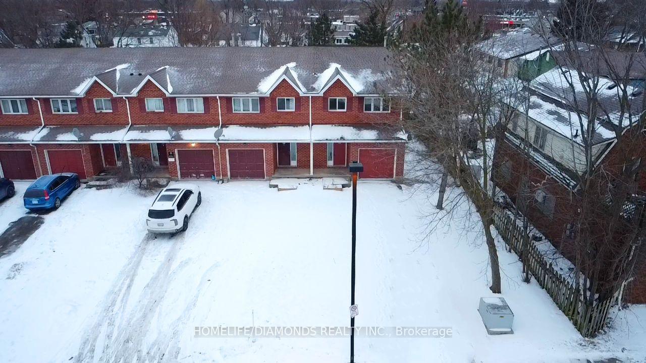 Front of 44 Nelson Trail