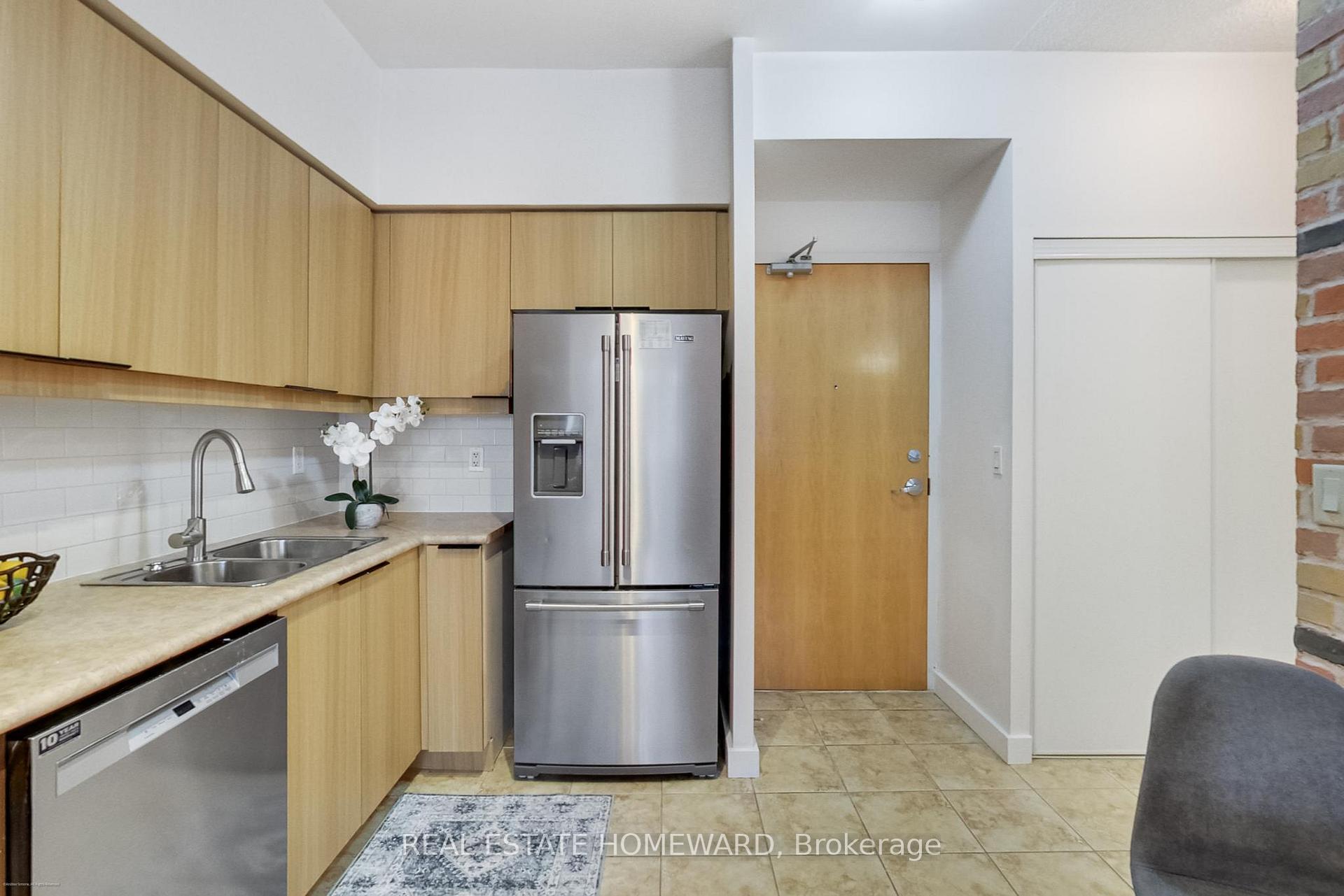 Photo 14 of Unit 209, 601 Kingston Road, Toronto, The Beaches — HOMEH