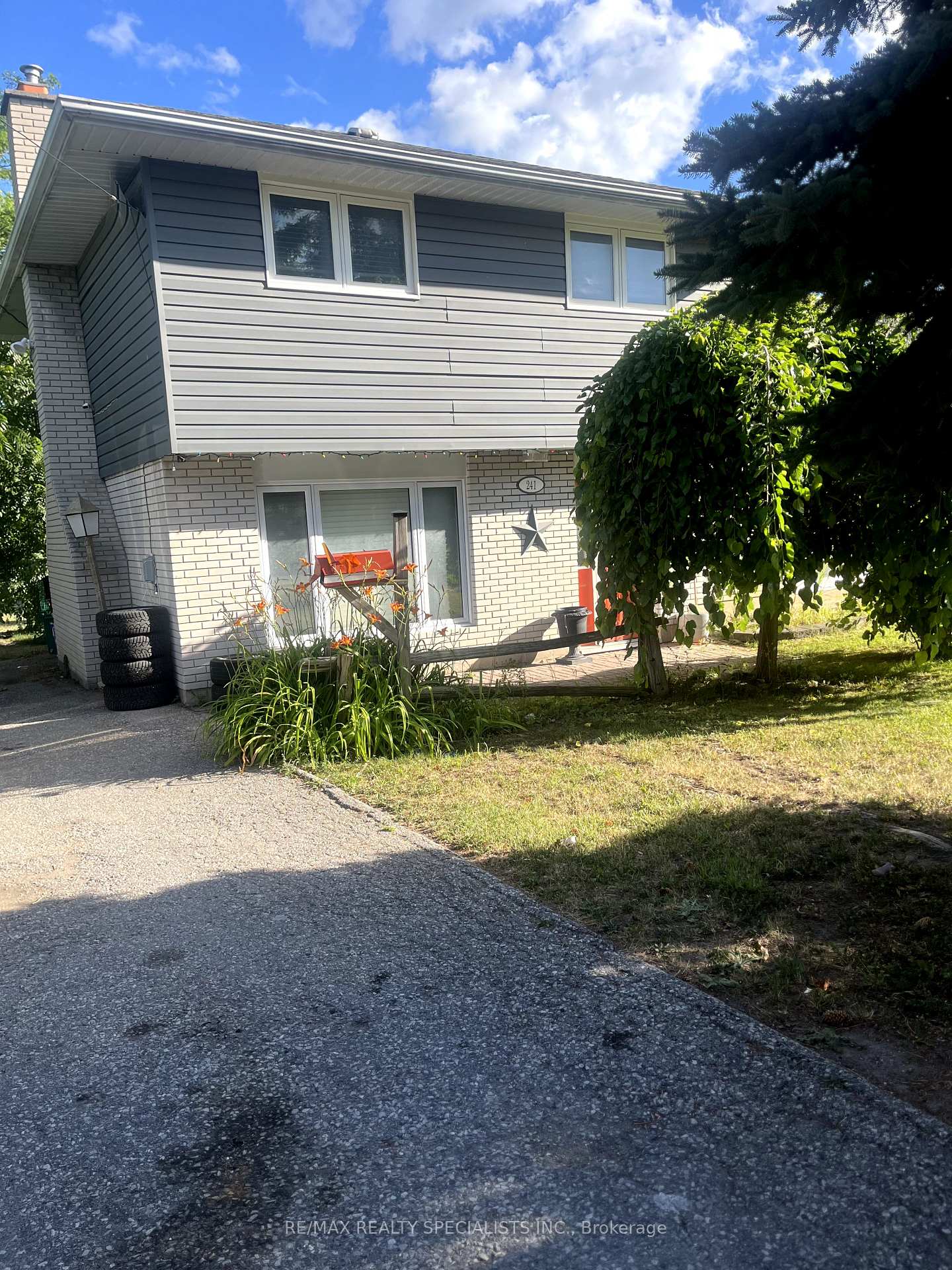 Photo 5 of 241 Warnica Road, Barrie, Painswick North — HOMEH