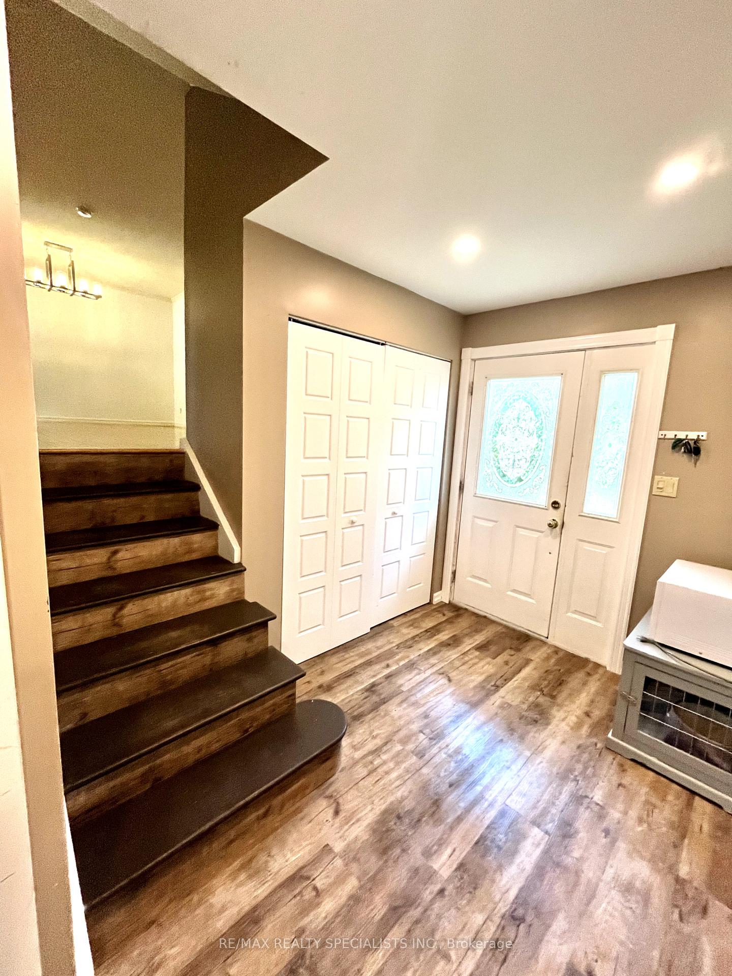 Photo 2 of 241 Warnica Road, Barrie, Painswick North — HOMEH