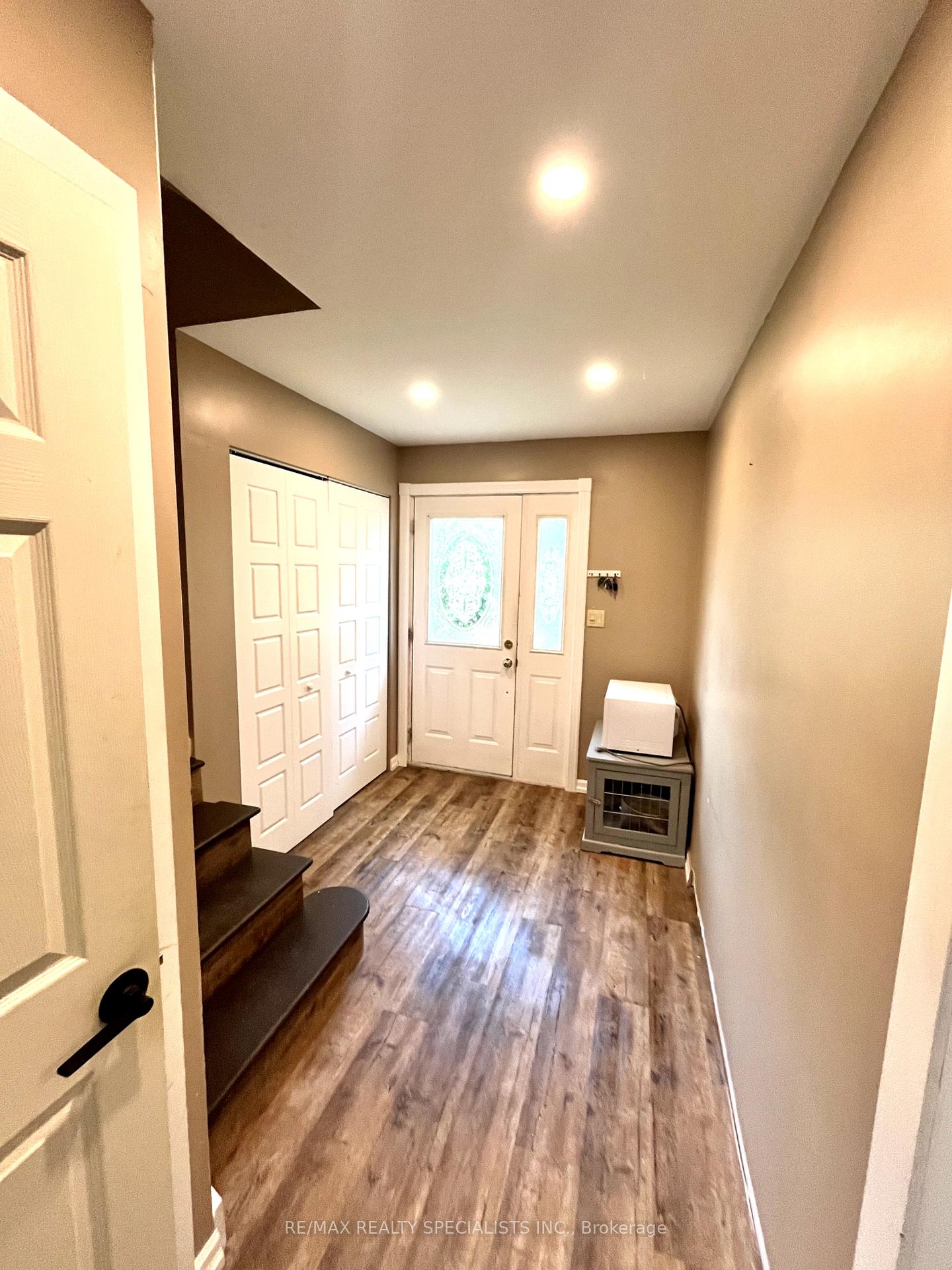 Photo 3 of 241 Warnica Road, Barrie, Painswick North — HOMEH