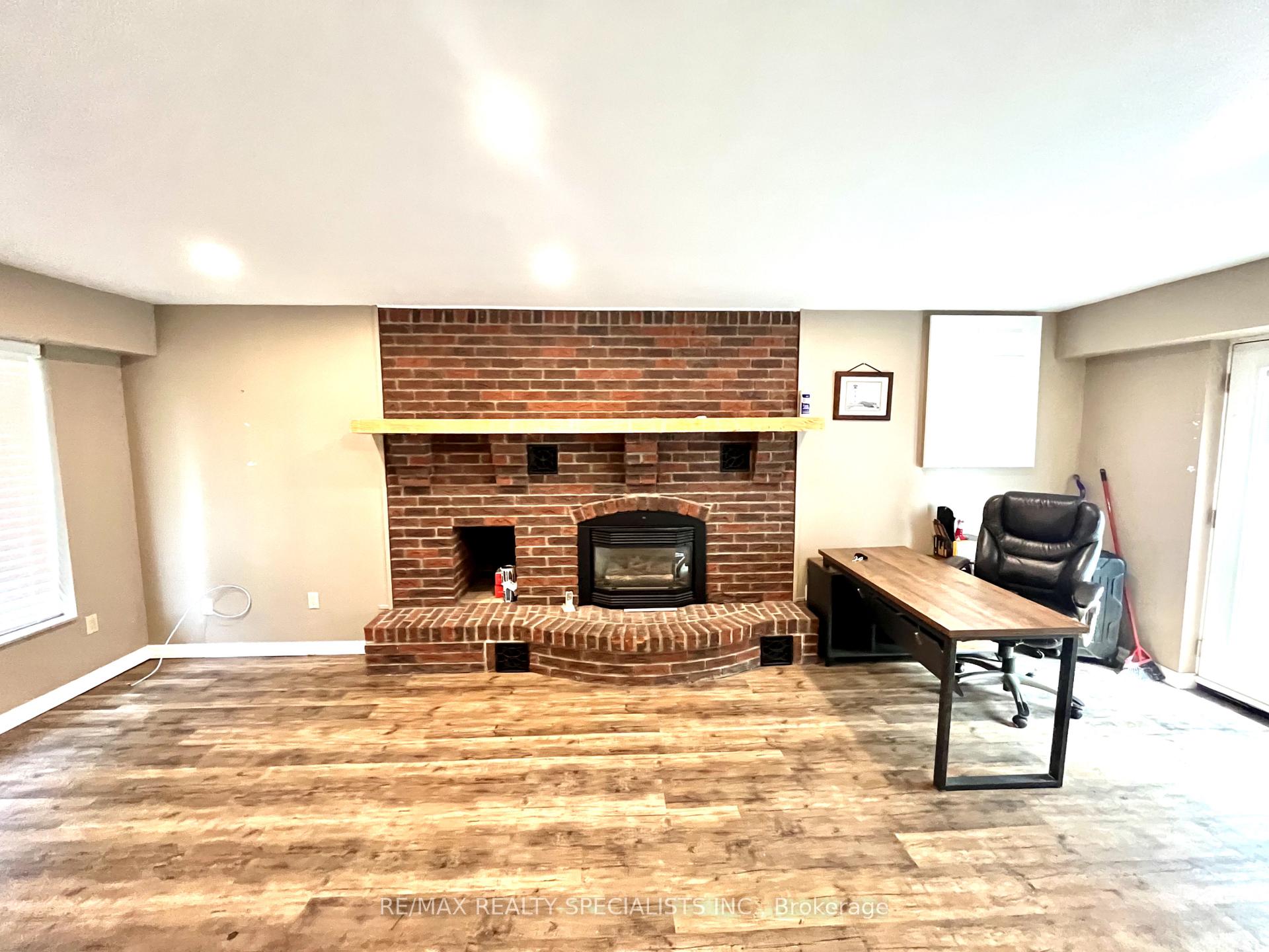 Photo 7 of 241 Warnica Road, Barrie, Painswick North — HOMEH