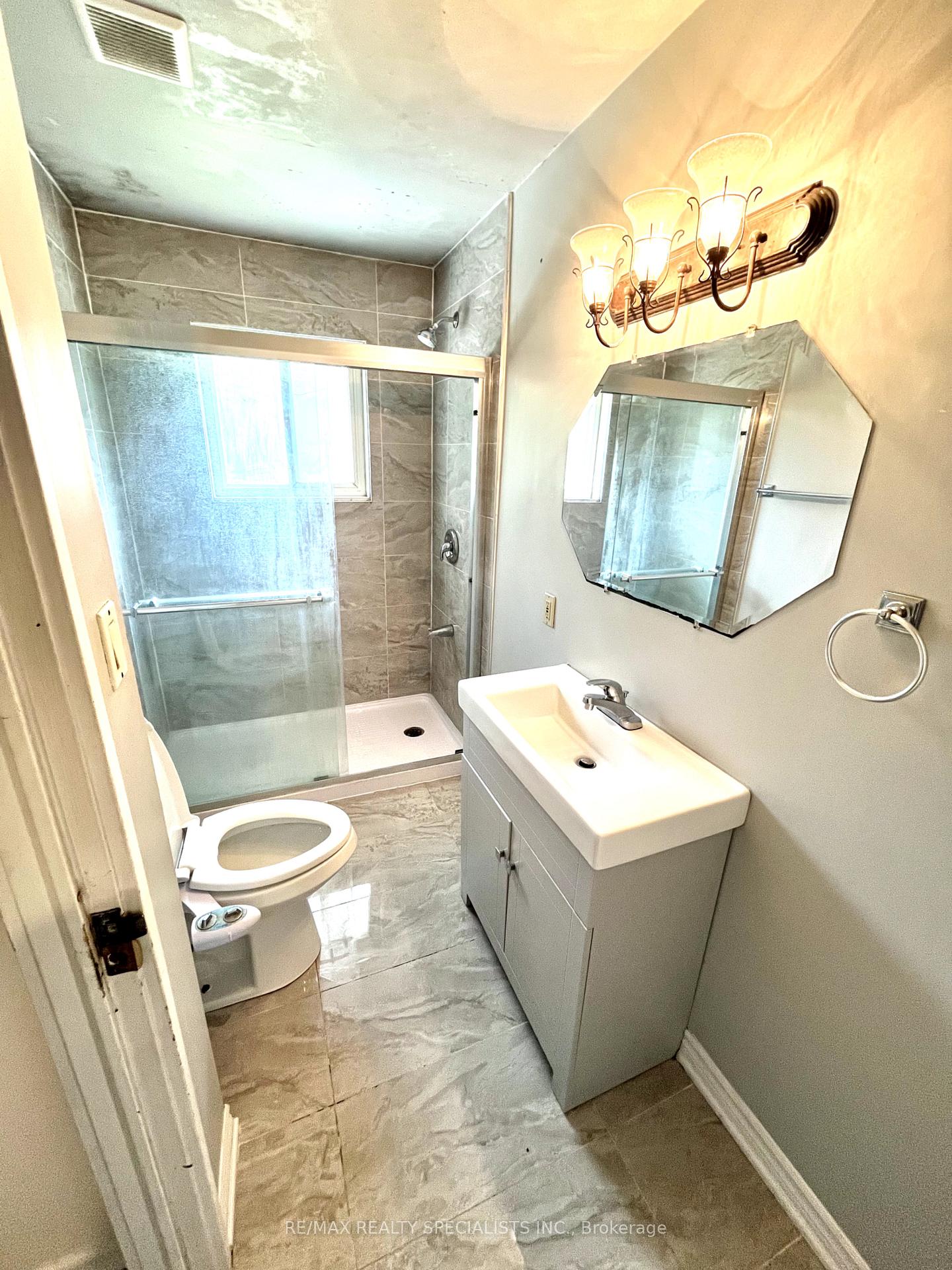 Photo 16 of 241 Warnica Road, Barrie, Painswick North — HOMEH