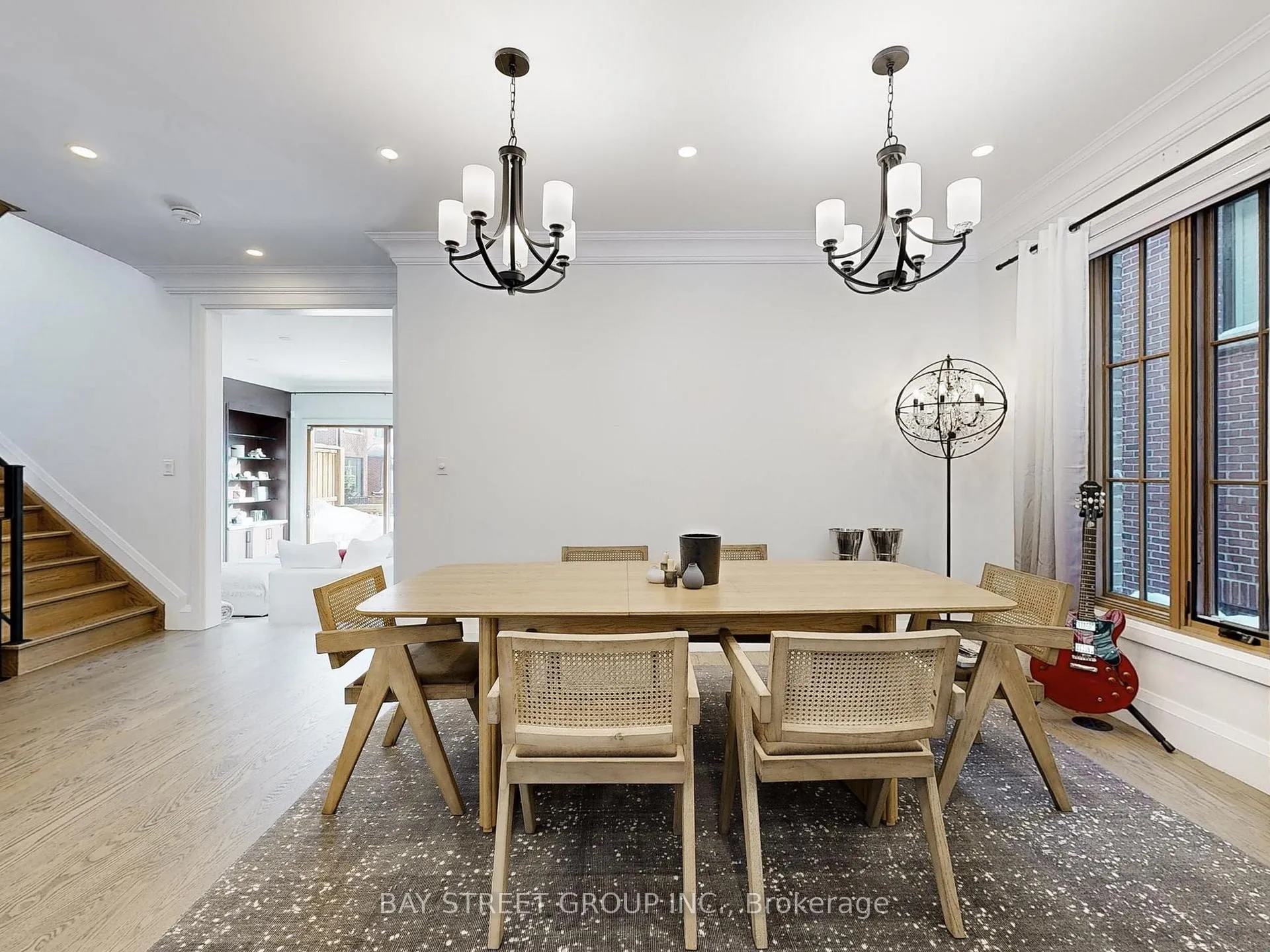Photo 5 of 31 Evergreen Gardens, Toronto, Leaside — HOMEH