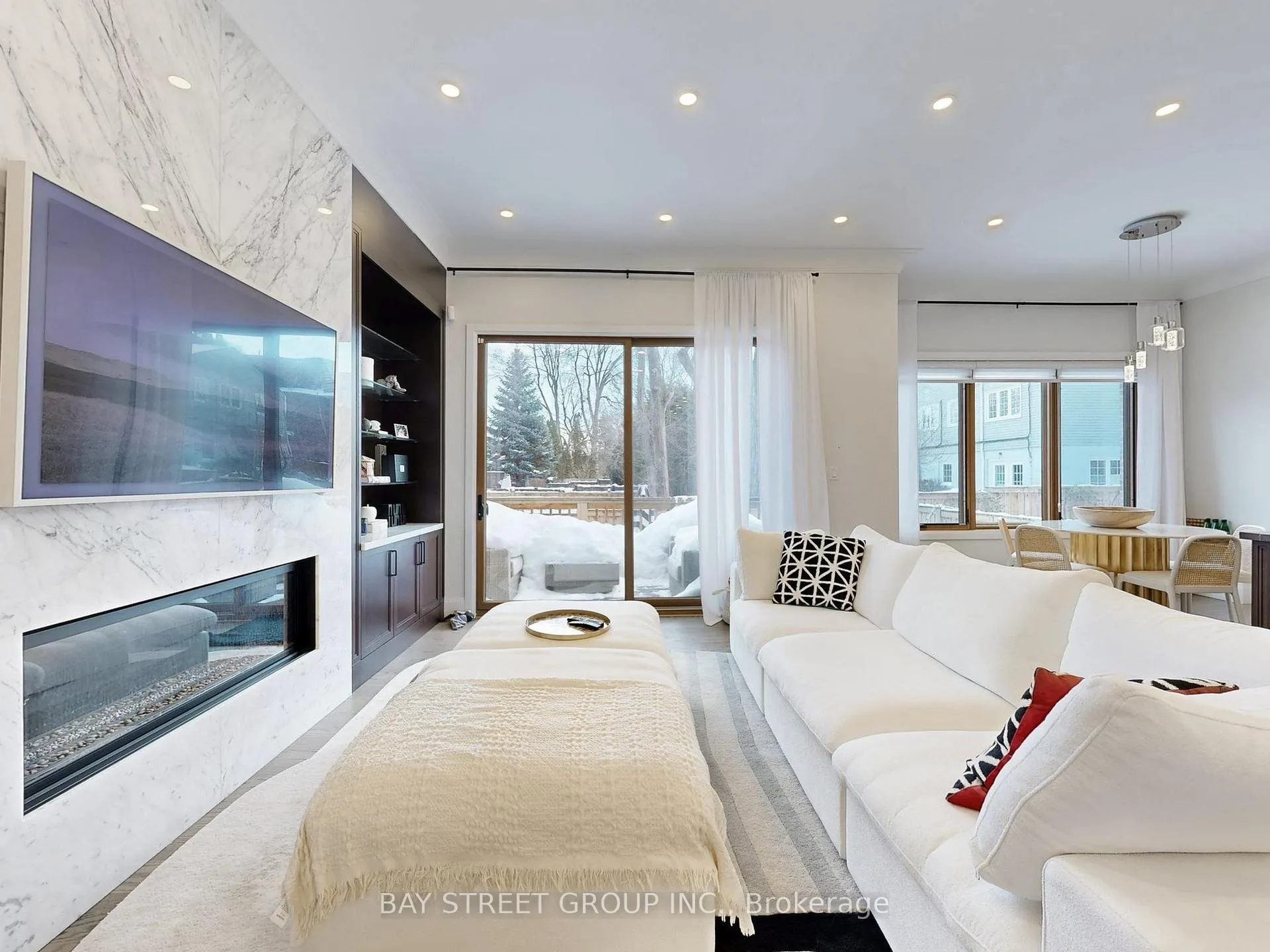 Photo 11 of 31 Evergreen Gardens, Toronto, Leaside — HOMEH