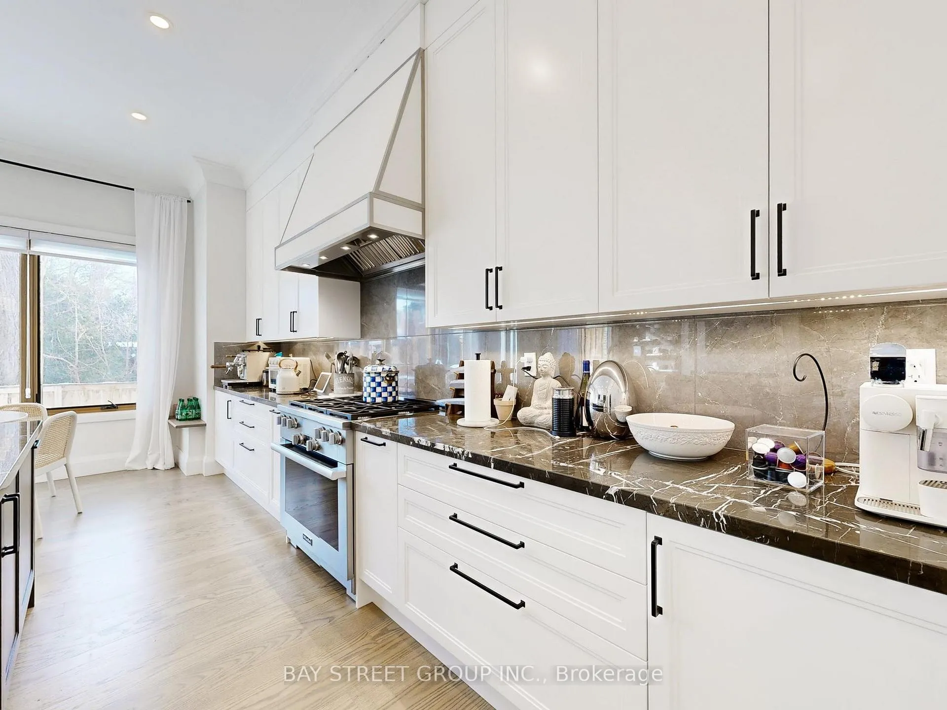 Photo 14 of 31 Evergreen Gardens, Toronto, Leaside — HOMEH
