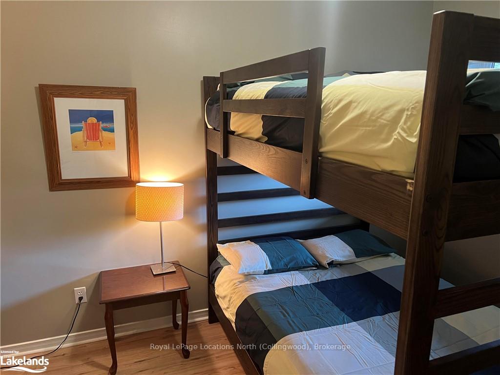 Photo 3 of 833 Suncrest Circle, Collingwood — HOMEH