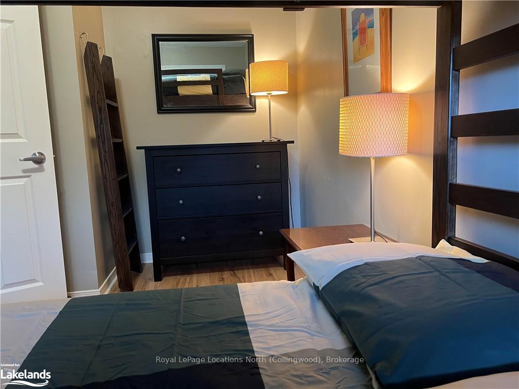 Photo 4 of 833 Suncrest Circle, Collingwood — HOMEH
