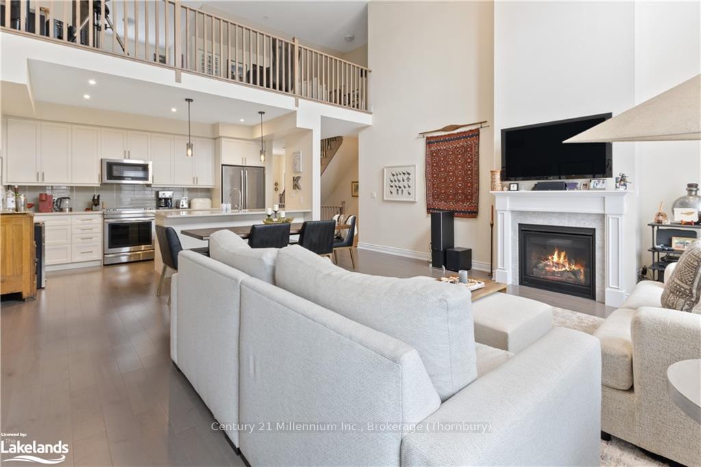 Photo 1 of 22 Emerson Mews, Collingwood — HOMEH