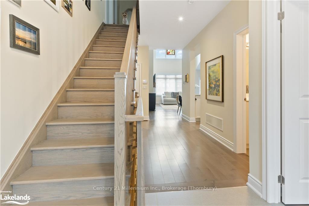 Photo 5 of 22 Emerson Mews, Collingwood — HOMEH