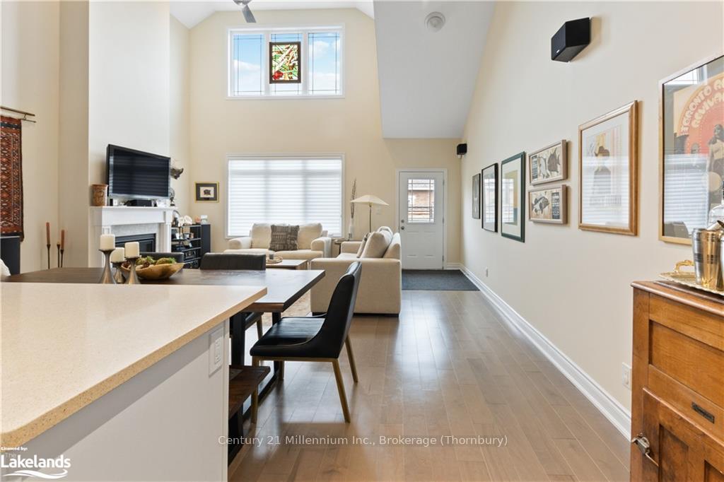 Photo 9 of 22 Emerson Mews, Collingwood — HOMEH