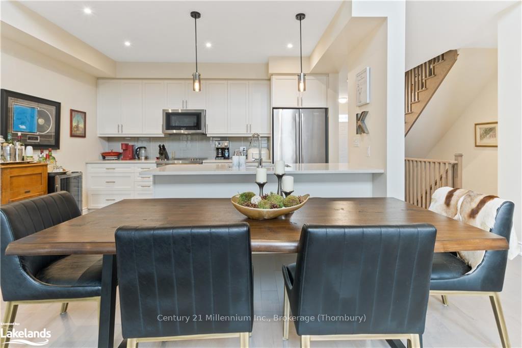 Photo 11 of 22 Emerson Mews, Collingwood — HOMEH
