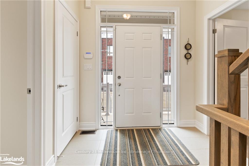 Photo 12 of 22 Emerson Mews, Collingwood — HOMEH