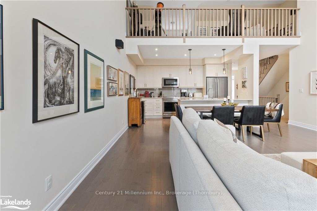 Photo 17 of 22 Emerson Mews, Collingwood — HOMEH