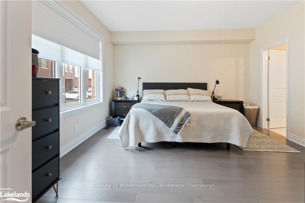 Photo 18 of 22 Emerson Mews, Collingwood — HOMEH