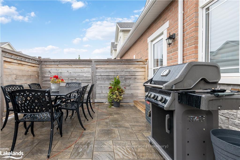Photo 44 of 22 Emerson Mews, Collingwood — HOMEH