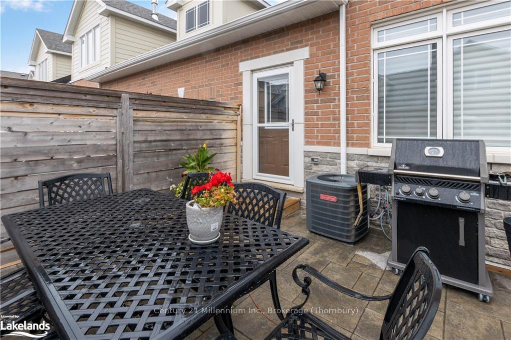 Photo 45 of 22 Emerson Mews, Collingwood — HOMEH