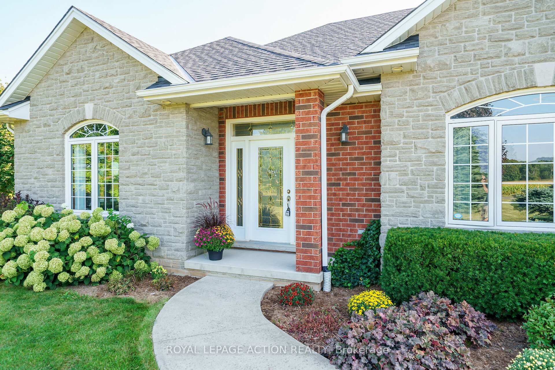 Photo 5 of 99 Mcmillan Road, Brant, Brantford Twp — HOMEH
