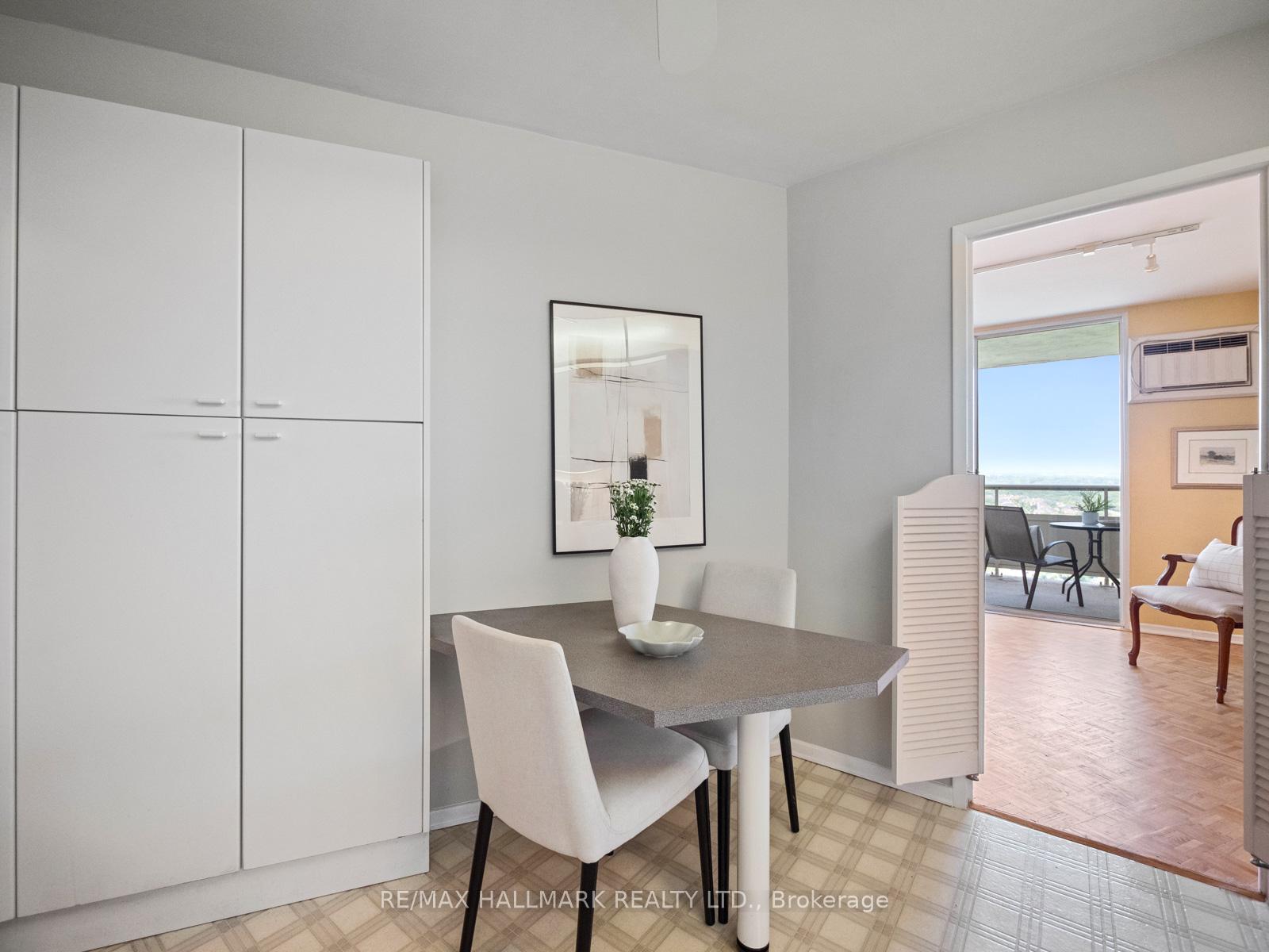 Photo 5 of Unit 2404, 980 Broadview Avenue, Toronto, Broadview North — HOMEH