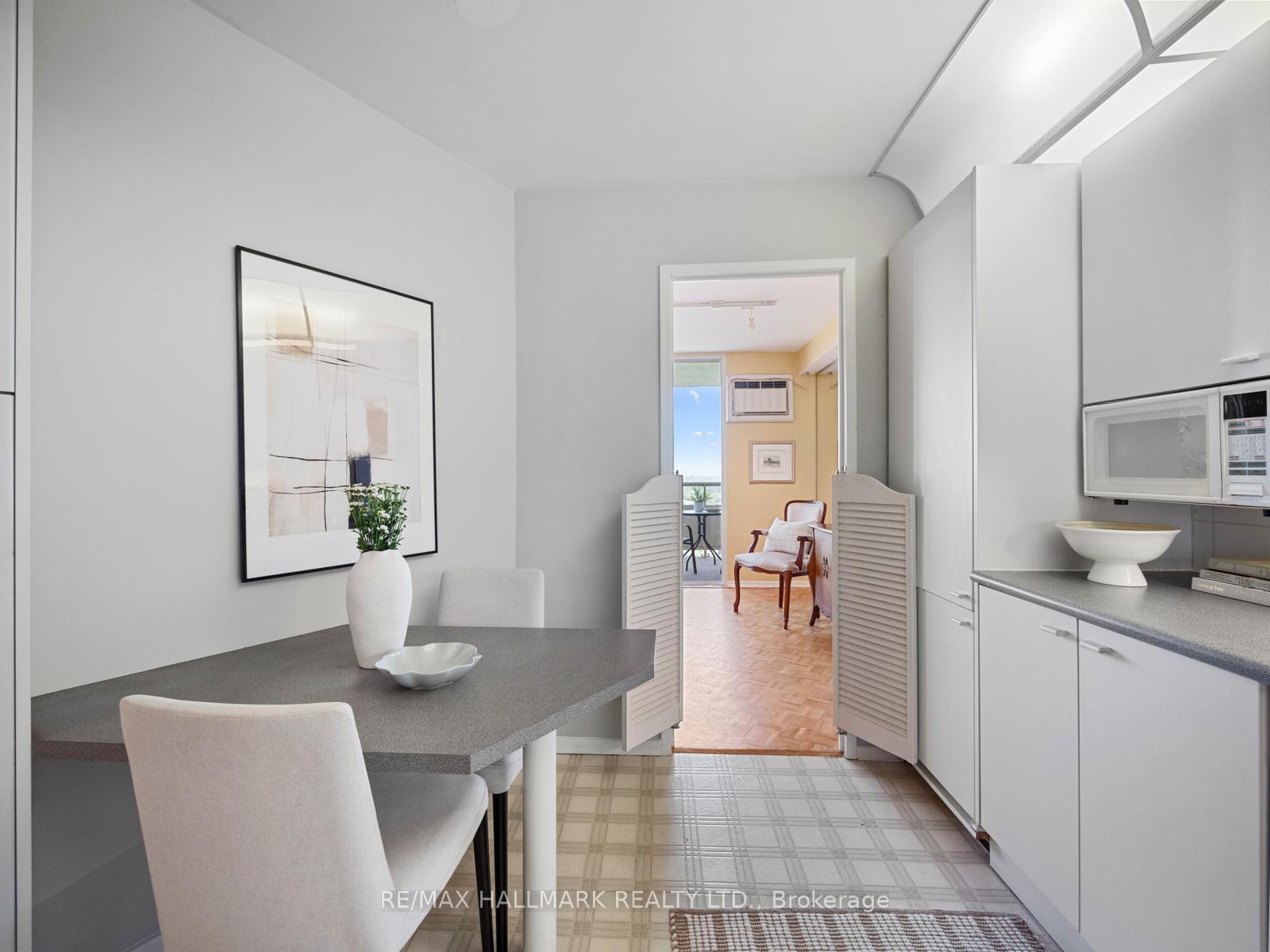 Photo 6 of Unit 2404, 980 Broadview Avenue, Toronto, Broadview North — HOMEH