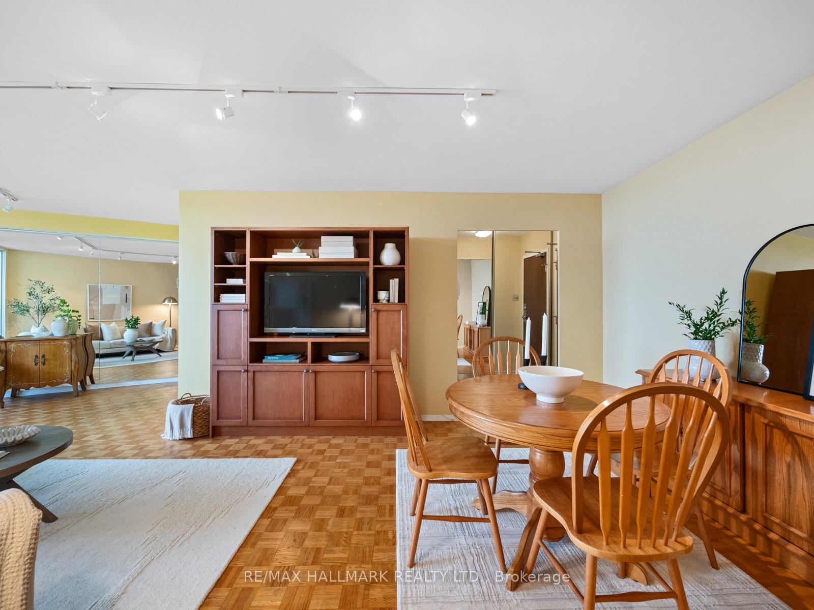 Photo 11 of Unit 2404, 980 Broadview Avenue, Toronto, Broadview North — HOMEH