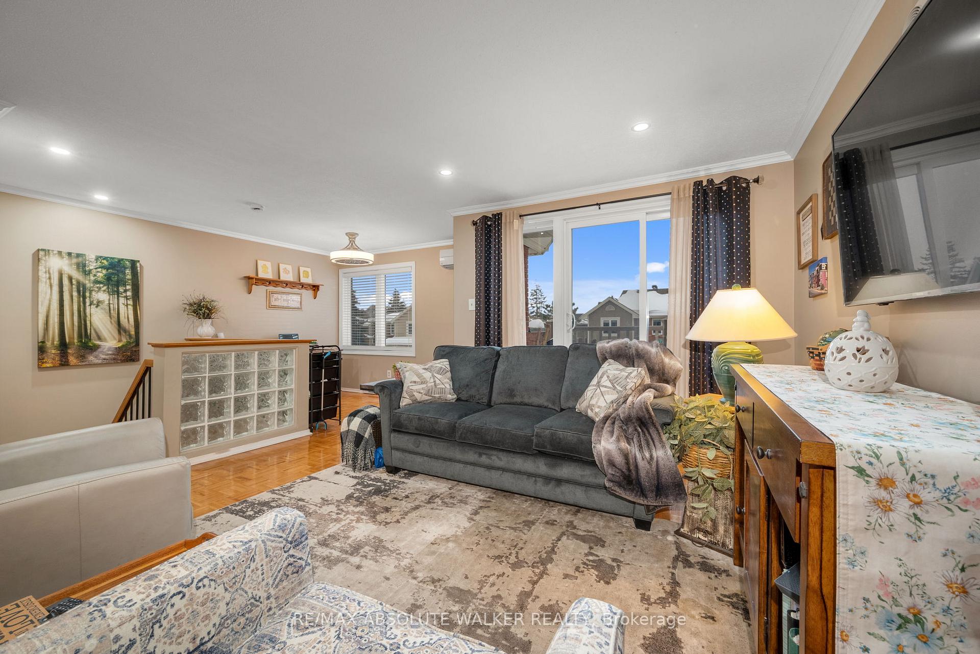 Photo 5 of Unit 201, 1768 Marsala Crescent, Ottawa, Fallingbrook/Pineridge — HOMEH