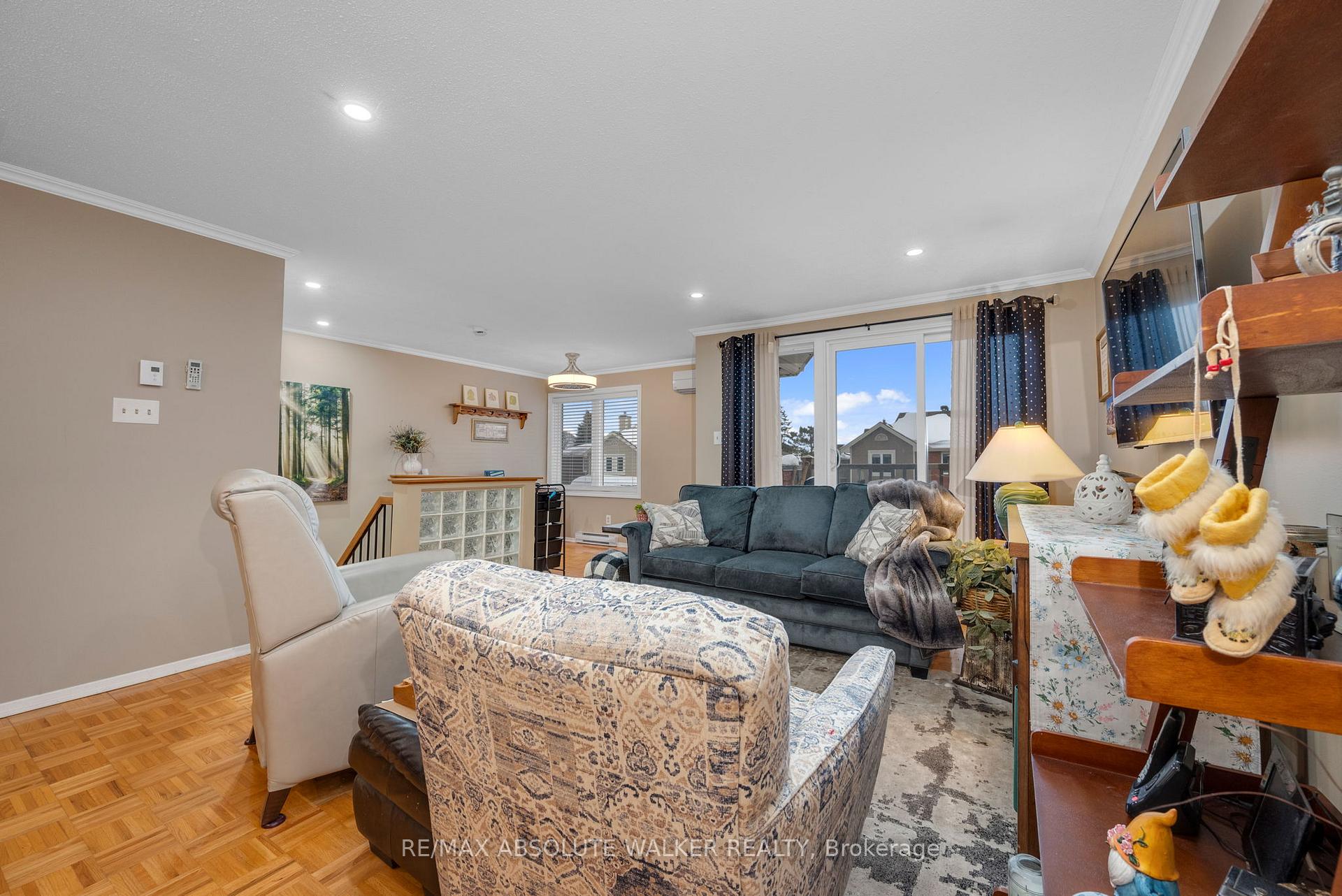 Photo 6 of Unit 201, 1768 Marsala Crescent, Ottawa, Fallingbrook/Pineridge — HOMEH