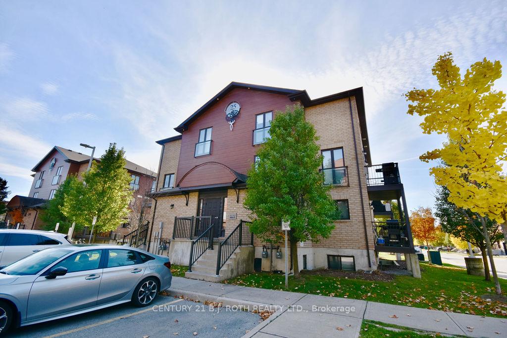 Front of Unit 5, 25 Madelaine Drive