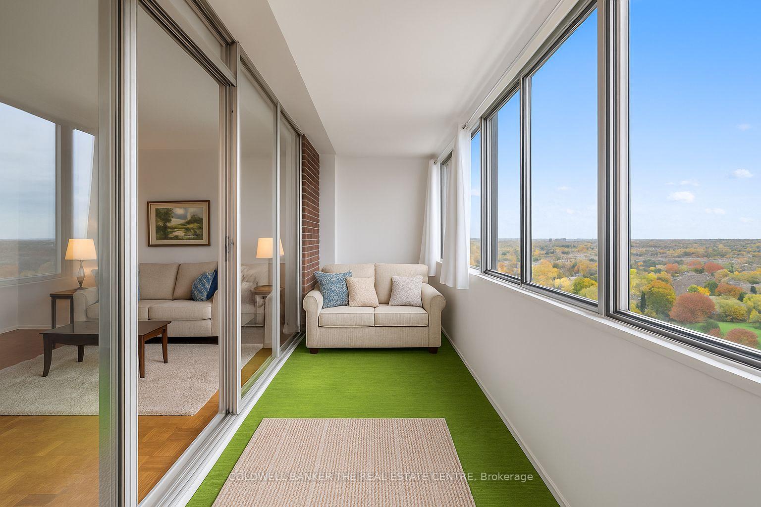 Photo 3 of Unit PH 15, 1 Massey Square, Toronto, Crescent Town — HOMEH