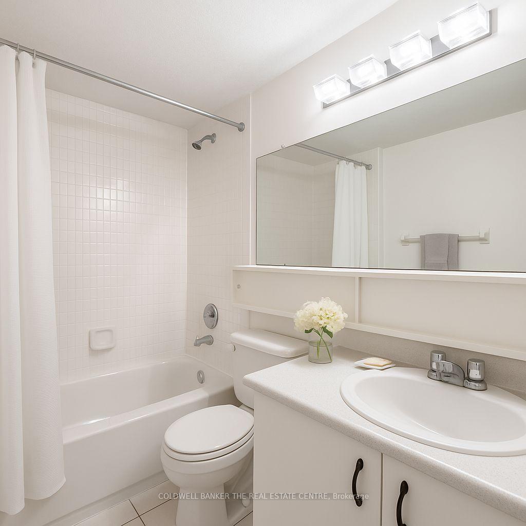 Photo 4 of Unit PH 15, 1 Massey Square, Toronto, Crescent Town — HOMEH