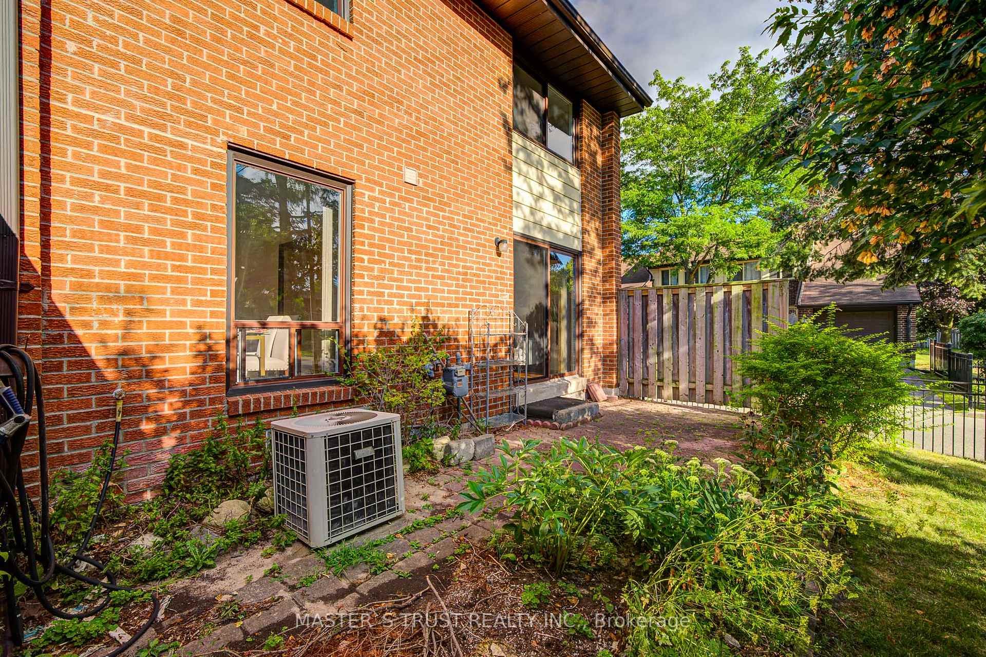 Photo 1 of Unit 1, 155 Glovers Road, Oshawa, Samac — HOMEH