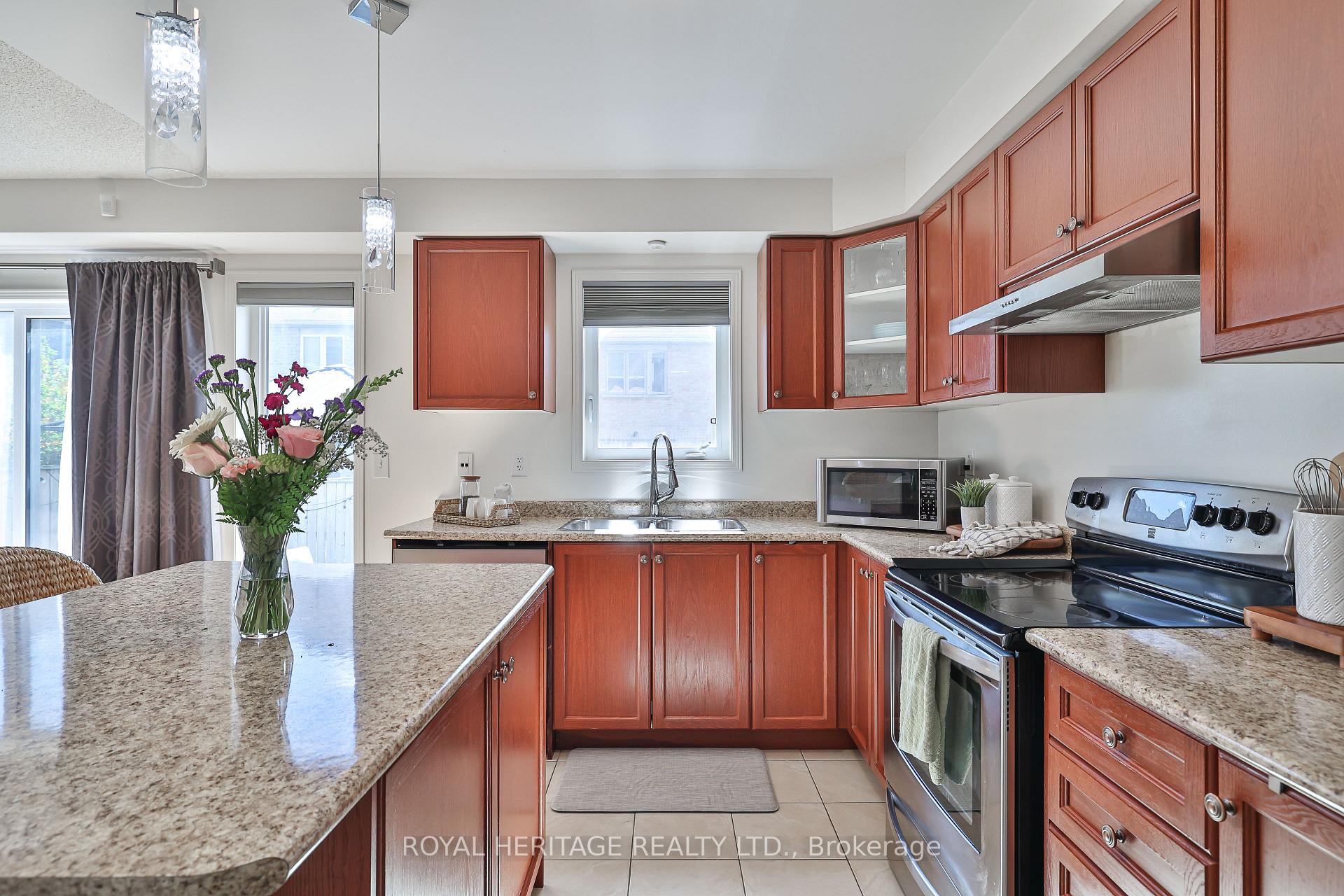 Photo 12 of 28 Chaston Road, Ajax, Central East — HOMEH