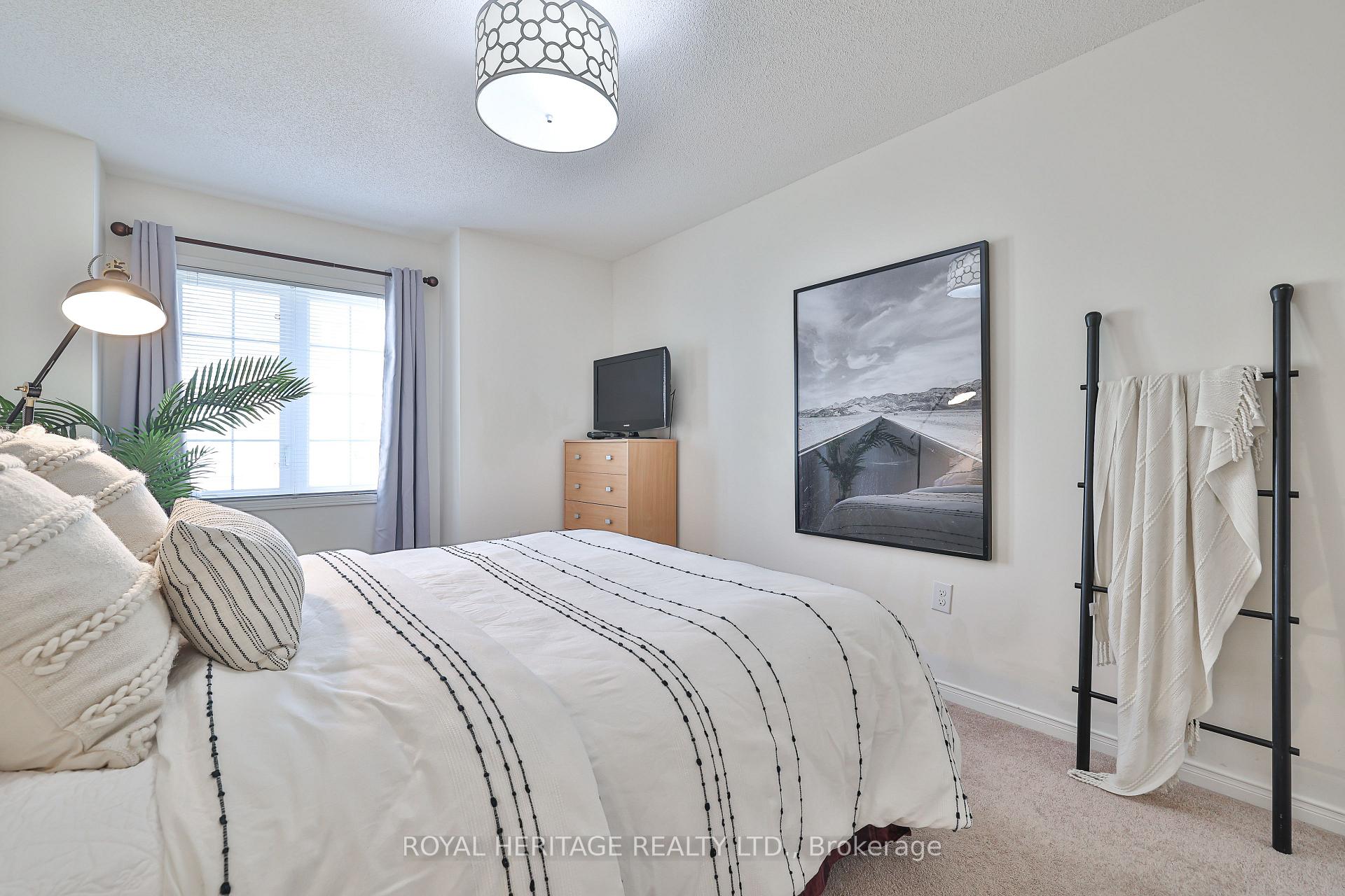 Photo 29 of 28 Chaston Road, Ajax, Central East — HOMEH