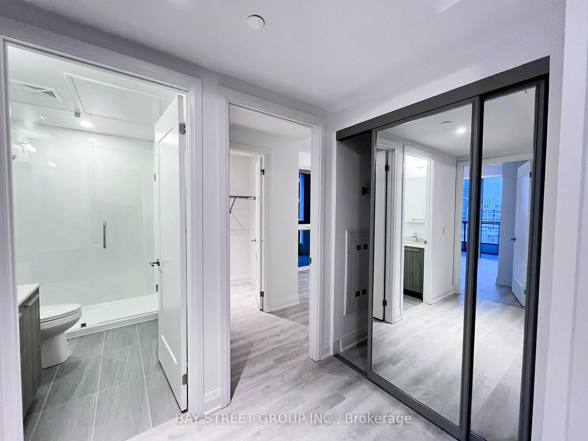 Photo 5 of Unit 1211, 65 Broadway Avenue, Toronto, Mount Pleasant West — HOMEH