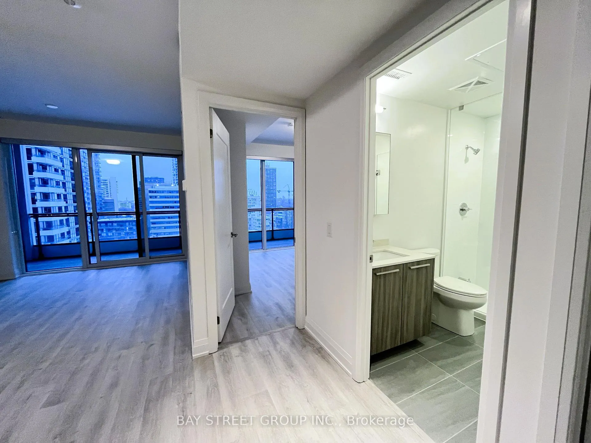 Photo 7 of Unit 1211, 65 Broadway Avenue, Toronto, Mount Pleasant West — HOMEH