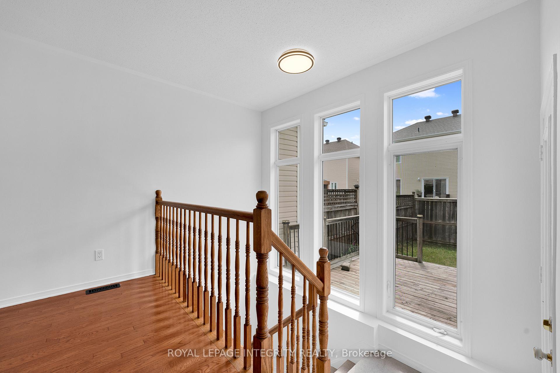Photo 8 of 119 Deercroft Avenue, Ottawa, Barrhaven - Longfields — HOMEH