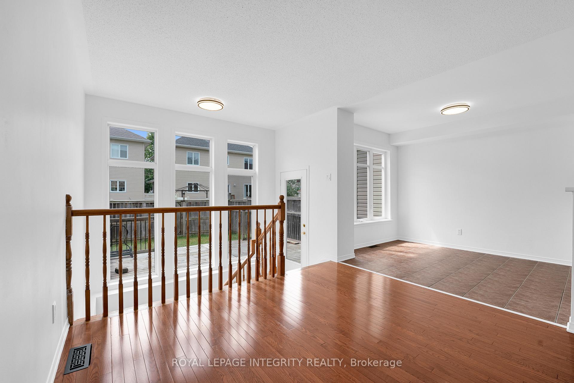 Photo 9 of 119 Deercroft Avenue, Ottawa, Barrhaven - Longfields — HOMEH