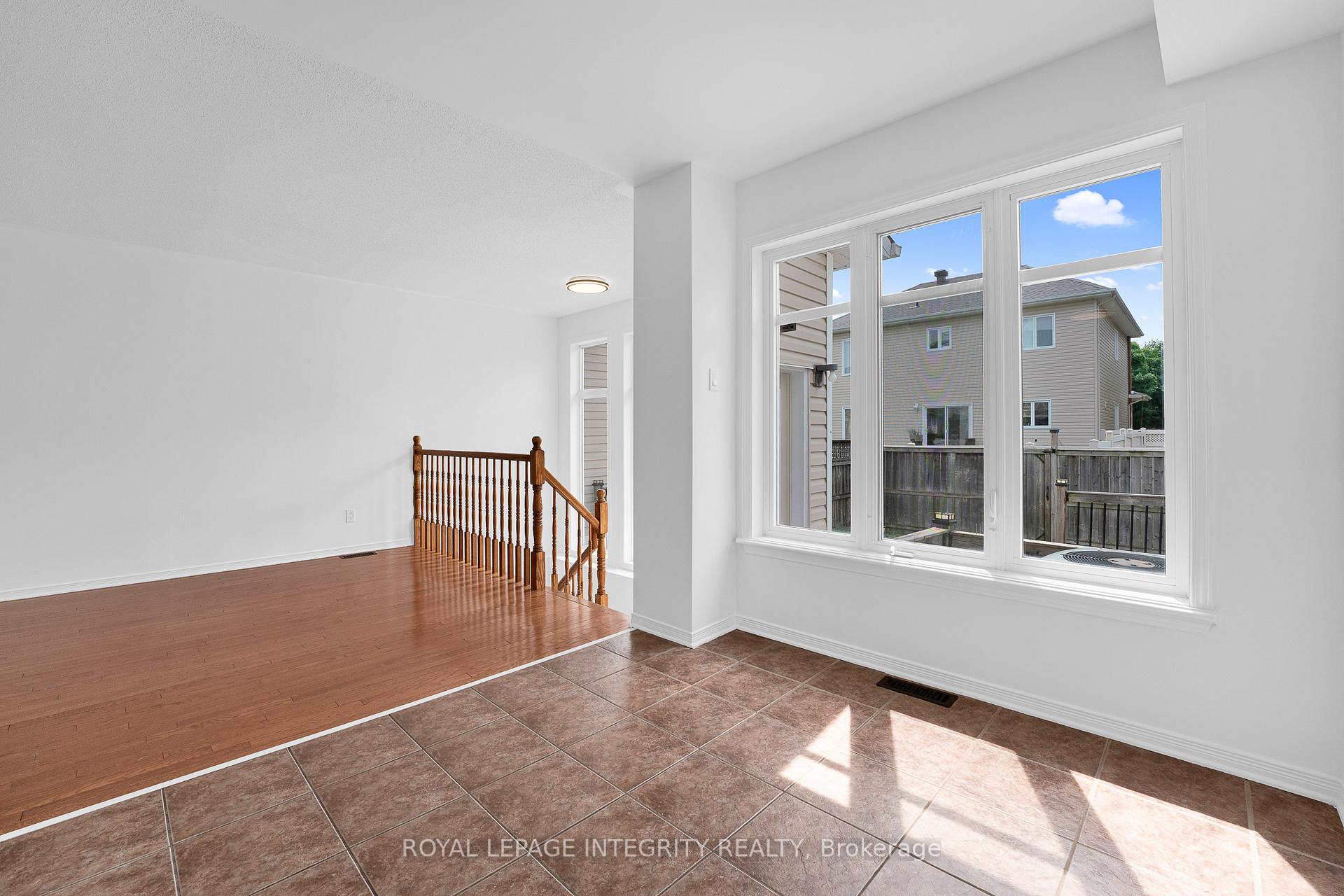 Photo 13 of 119 Deercroft Avenue, Ottawa, Barrhaven - Longfields — HOMEH