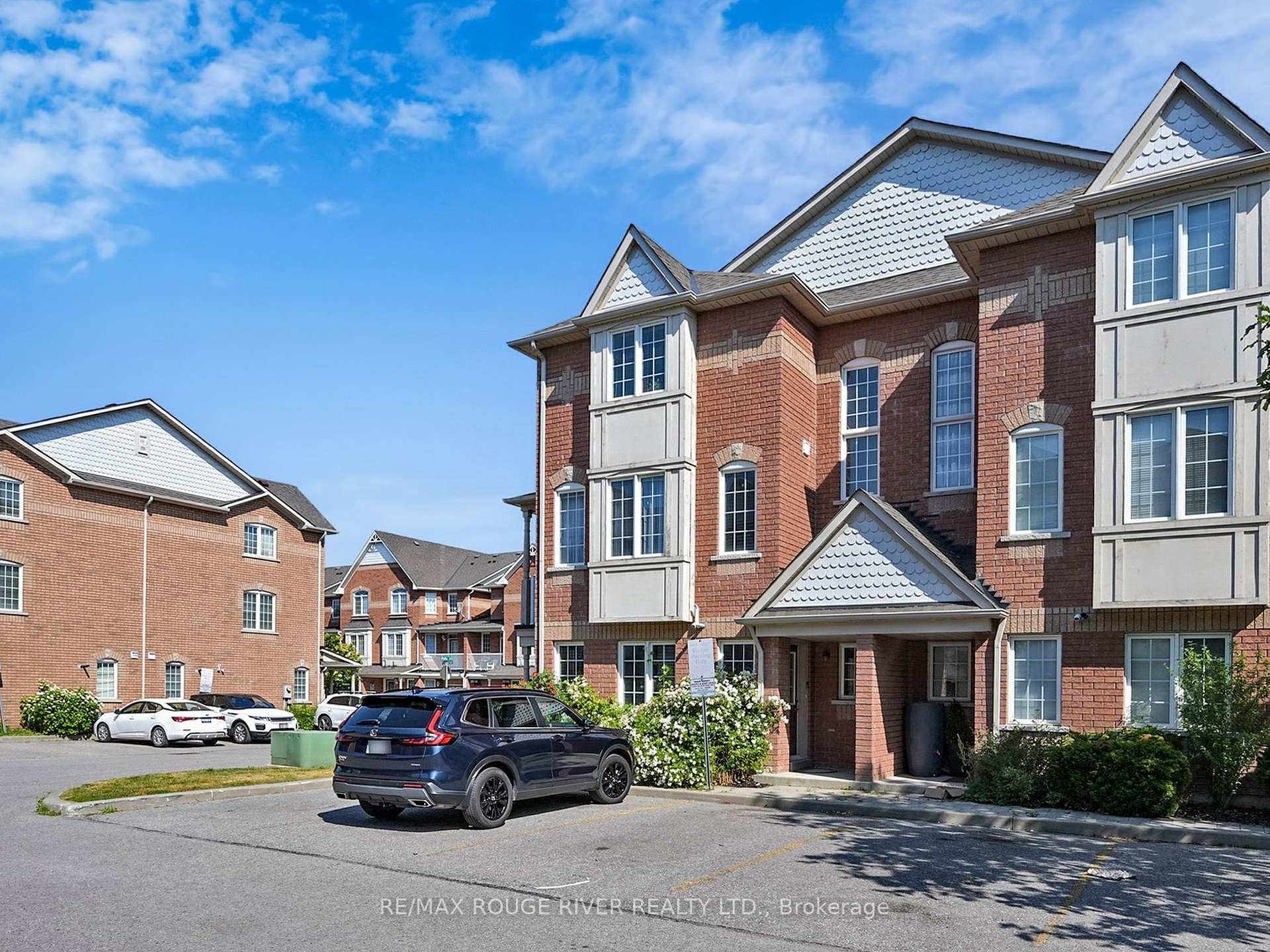 Photo 2 of 11 Rolfe Lane SW, Ajax, South East — HOMEH