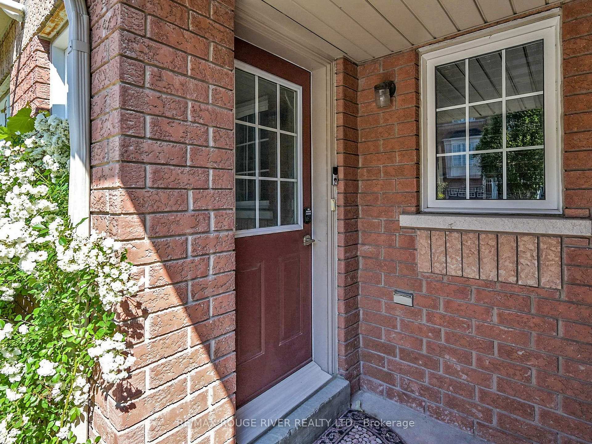 Photo 4 of 11 Rolfe Lane SW, Ajax, South East — HOMEH
