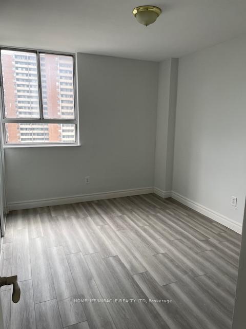 Photo 6 of Unit 1814, 5 Massey Square, Toronto, Crescent Town — HOMEH