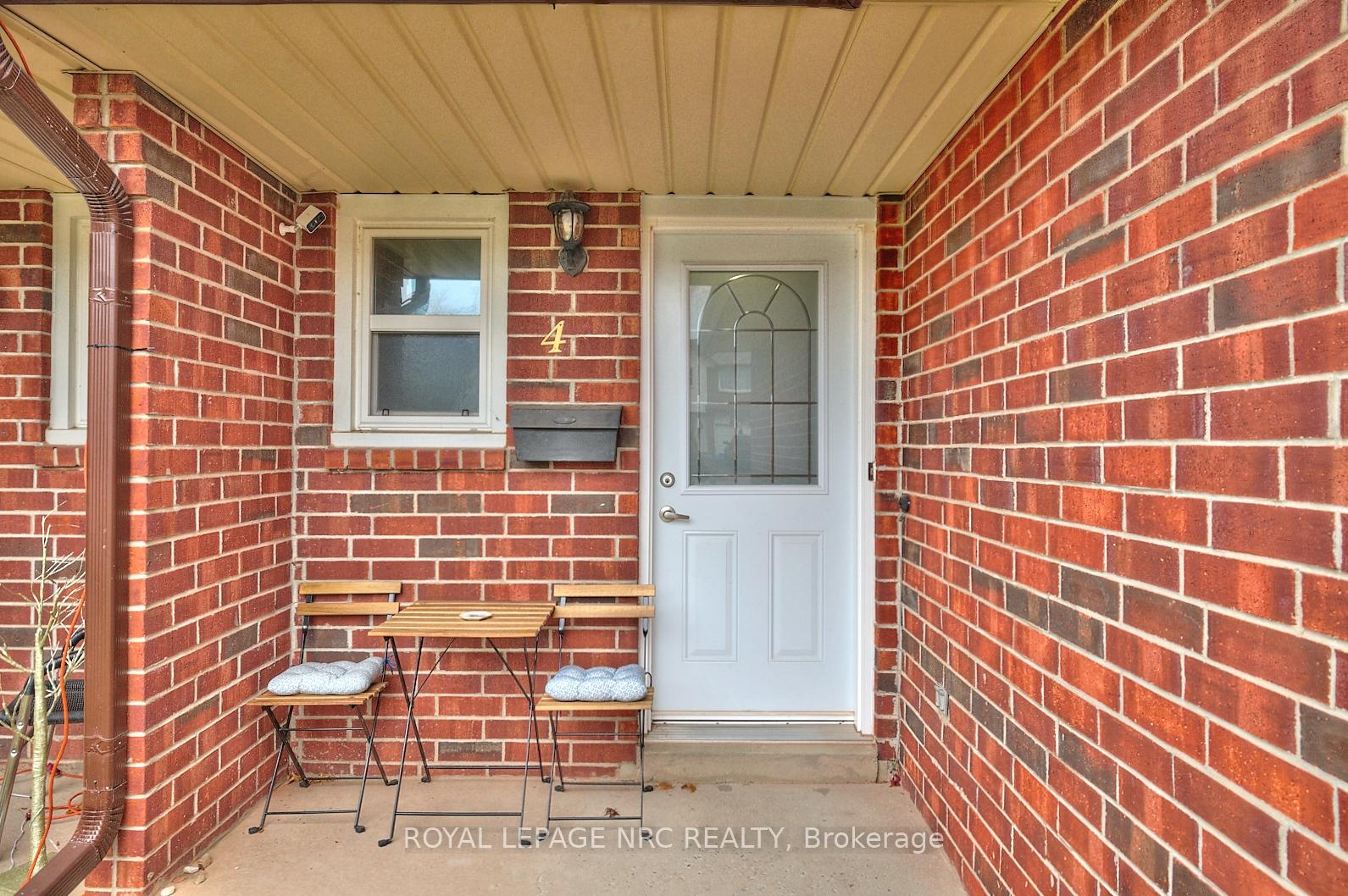 Photo 2 of Unit 4, 23 Dynasty Avenue, Hamilton, Stoney Creek — HOMEH